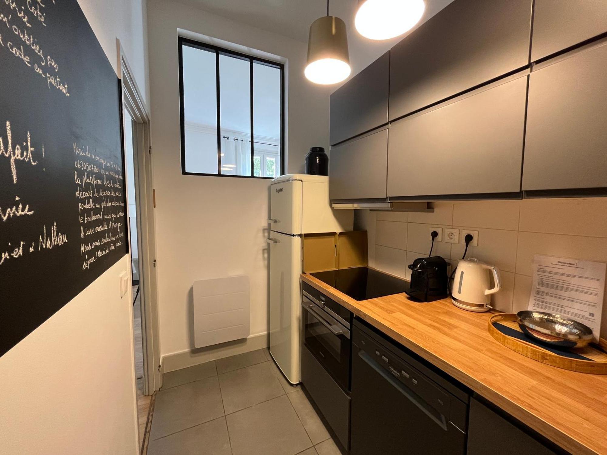 Nimes , Appartement Renove Dans Immeuble Classe. Exterior foto