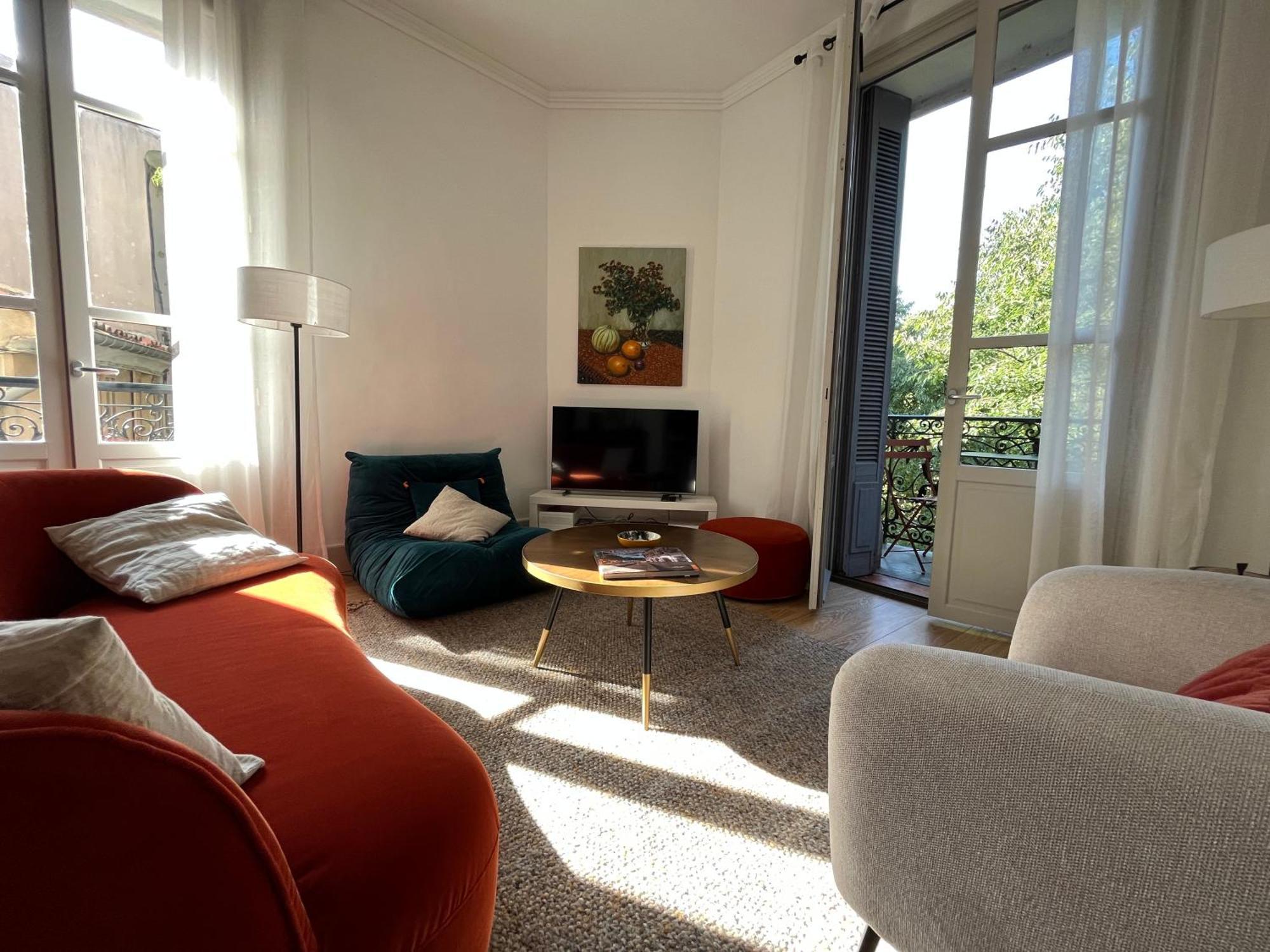 Nimes , Appartement Renove Dans Immeuble Classe. Exterior foto