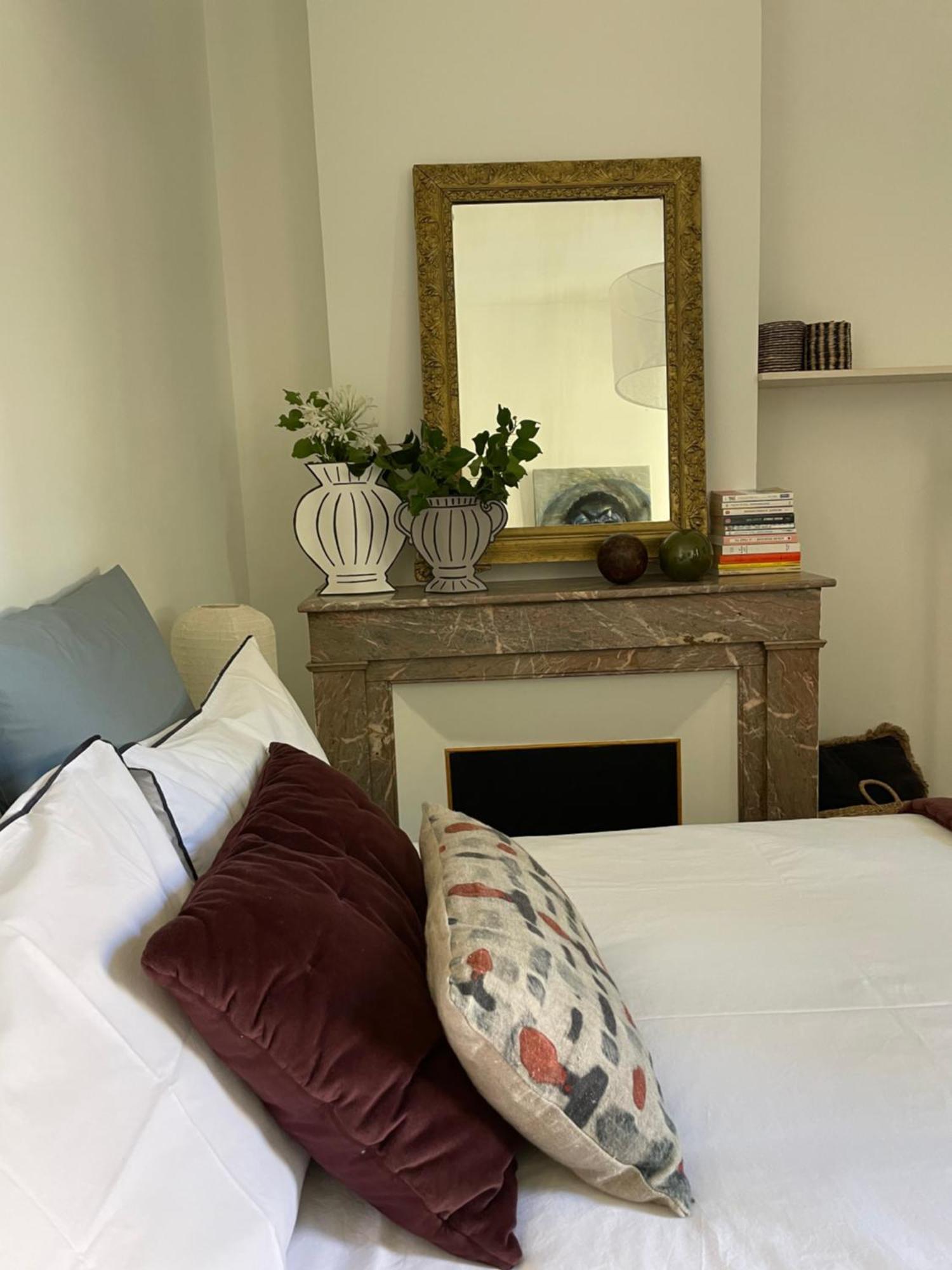 Nimes , Appartement Renove Dans Immeuble Classe. Exterior foto